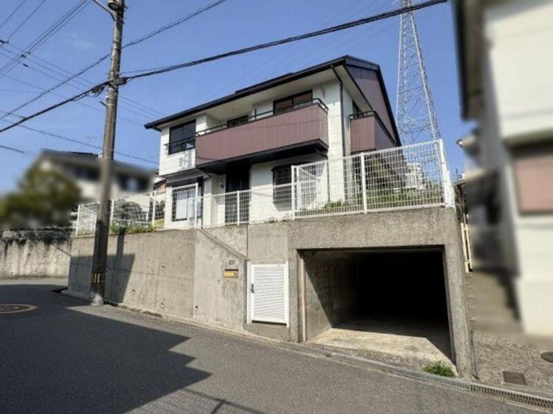 Renovated 3LDK Corner Lot House in Kochi City Tsukinohara - Image 1