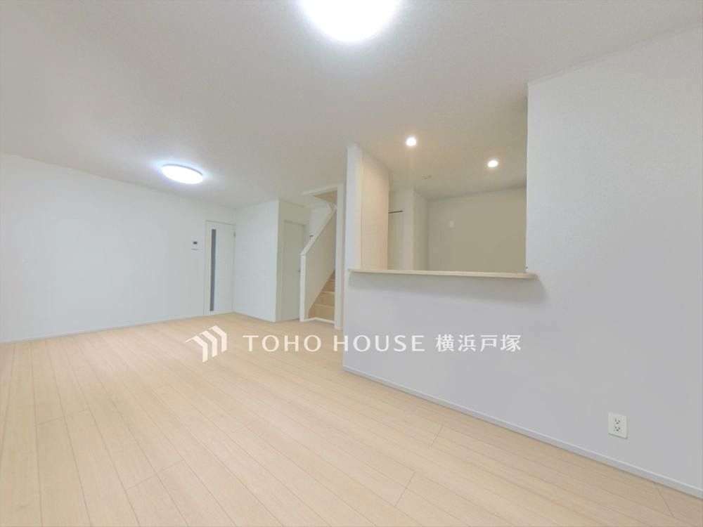 Modern 3LDK House in Chigasaki with Solar Panels - Thumbnail 2