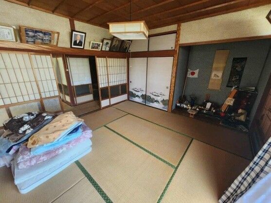 1970 5DK House for Sale in Seiyo, Ehime - 2 Million Yen - Thumbnail 3
