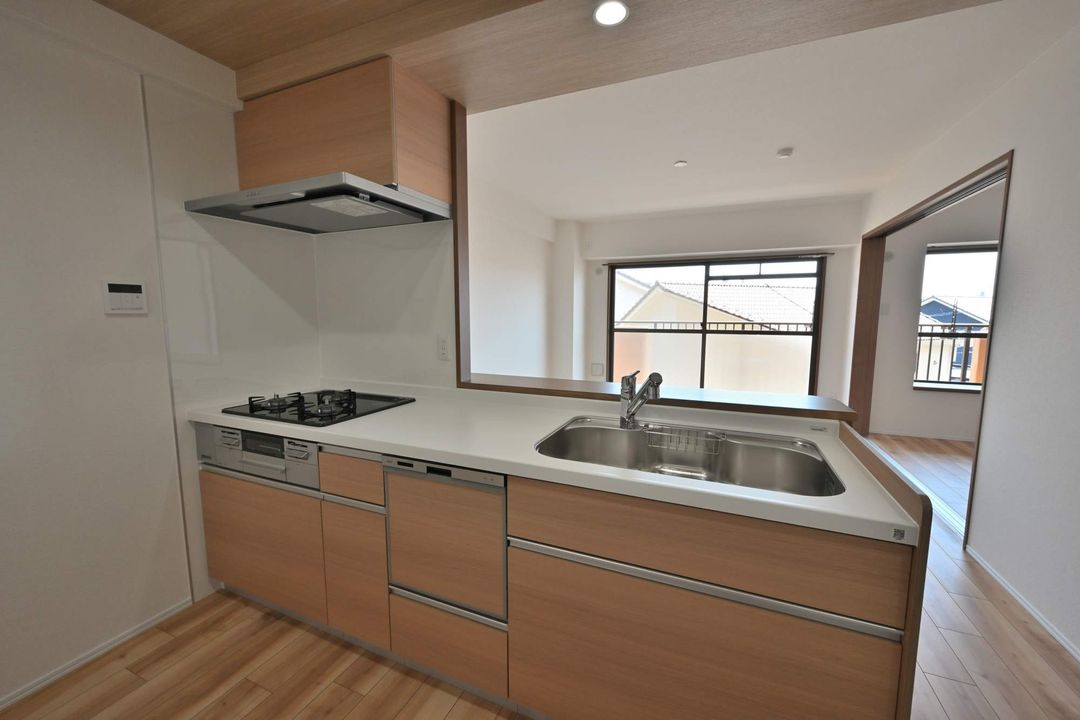 3LDK Apartment in Hiroshima's Asaminami Ward - 65.18㎡ - Thumbnail 3