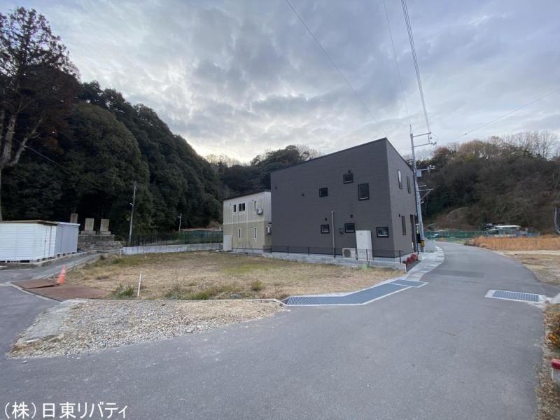 224 sqm Corner Land Plot for Sale in Sakacho, Hiroshima - Thumbnail 2