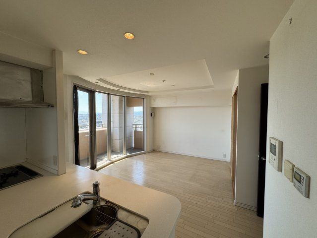 3LDK Apartment for Sale in Wakayama City, Wakayama - Thumbnail 4