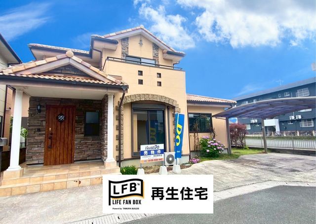 4LDK Western-Style House for Sale in Hofu, Yamaguchi - Thumbnail 2
