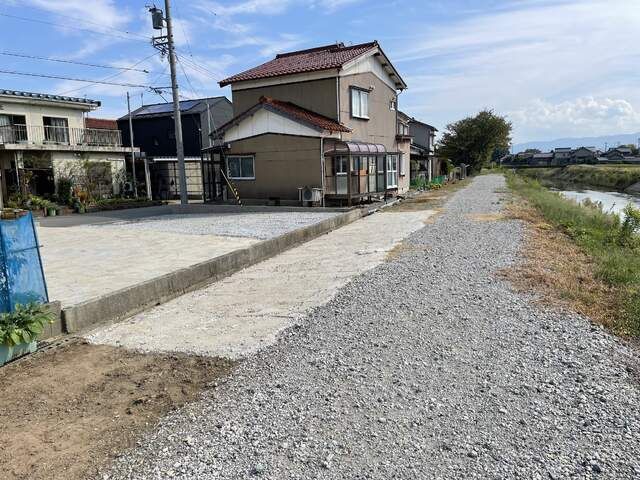 Vacant Land for Sale in Komatsu, Ishikawa with River Views - Thumbnail 2