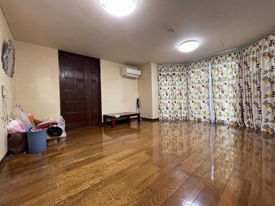 6LDK House in Kitakyushu with 27-jo Living Area — Image 1, Yahatanishi, Fukuoka