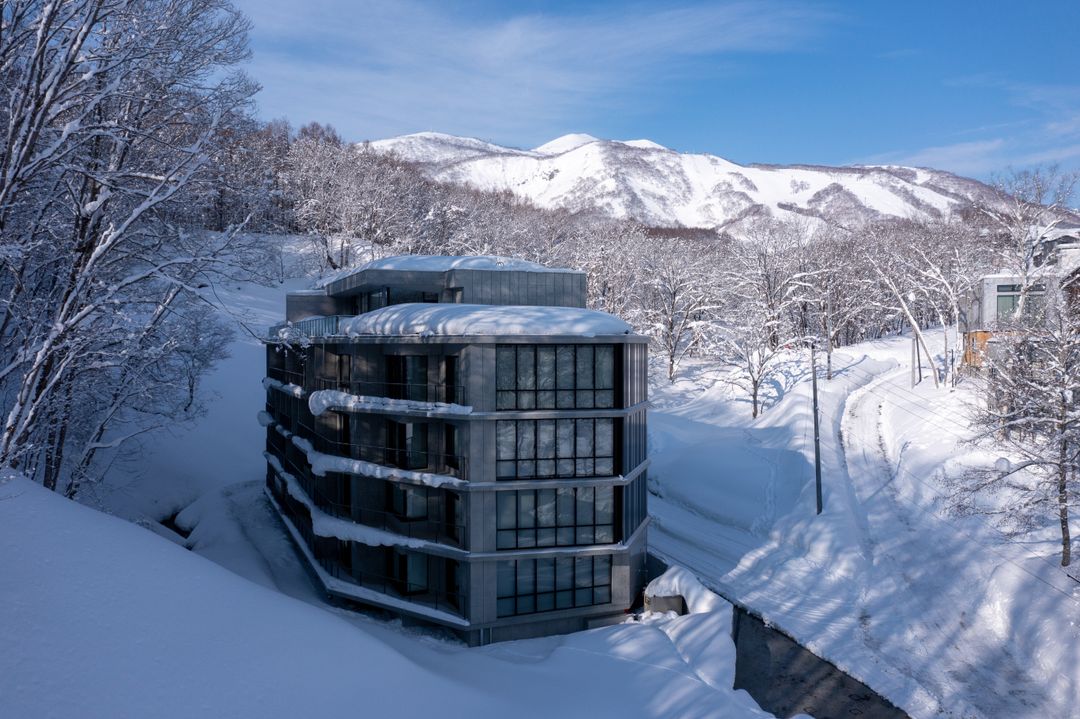 Yamakei Residences Creekside 2+1 Bedroom Onsen Condominium in Niseko - Thumbnail 2