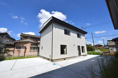 Tsubame City Suidocho 4-chome B Building | Tsubame City, JR Yahiko Line Tsubame Station 35 minutes walk from used detached house (Property number: 0112734-0003383) — Image 1, Tsubame, Niigata