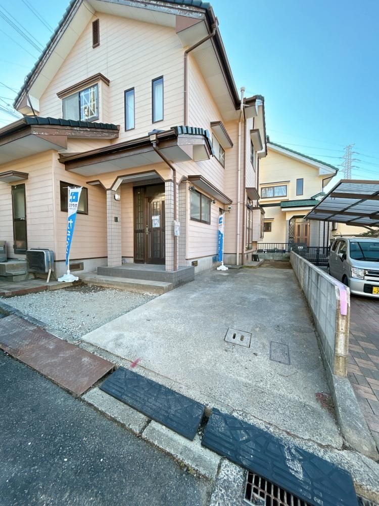 Renovated 4LDK House in Sasebo, Nagasaki | 2 Car Parking - Thumbnail 2