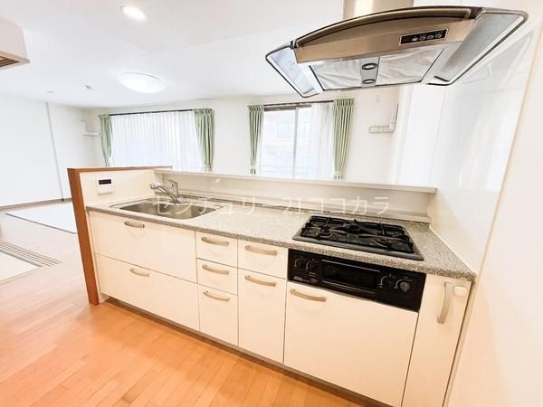 3LDK Apartment in Hachioji - 82sqm with South-Facing Balcony - Thumbnail 2