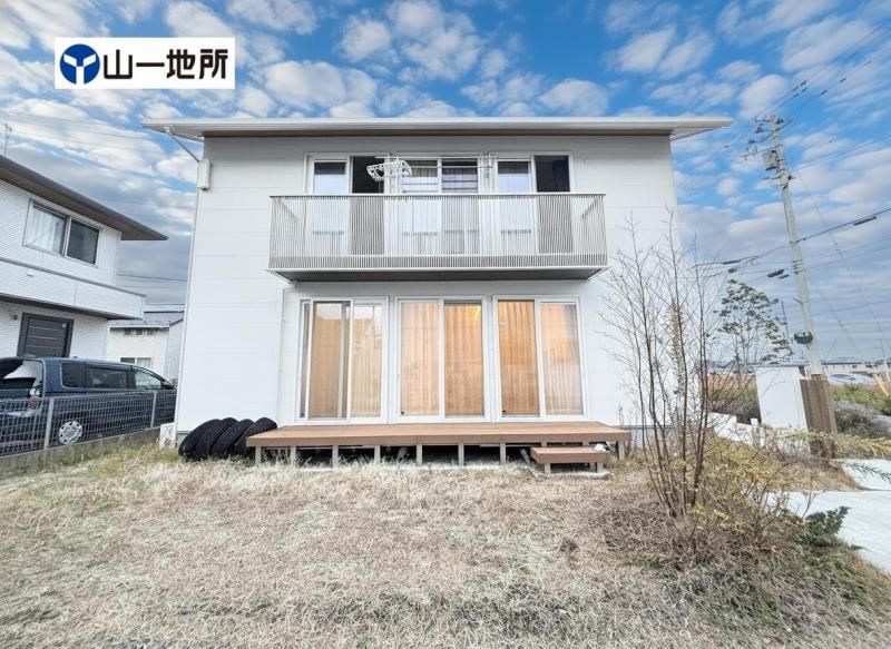 Modern 3SLDK House in Tomiya, Miyagi with Solar Panels & Parking - Thumbnail 3