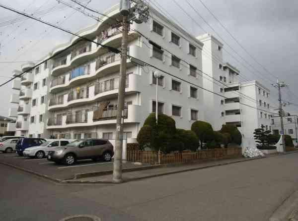 Wakayama Sentoporia 3LDK Condo | 2024 Renovation | Near Station - Image 1