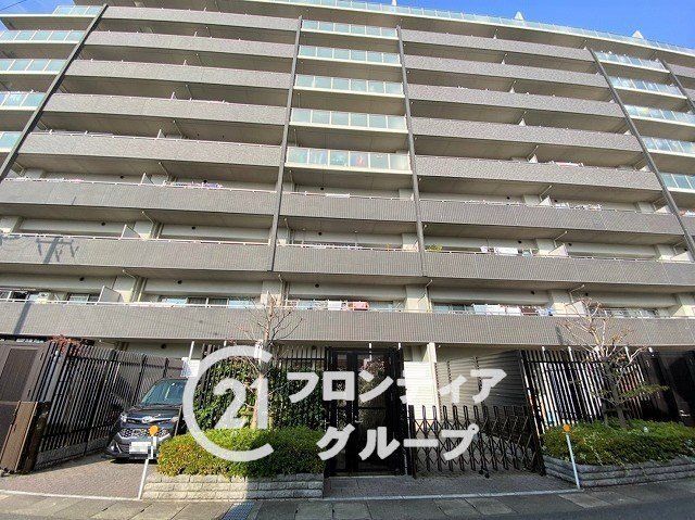 4LDK Apartment with Private Garden in Yamatotakada, Nara - Thumbnail 3