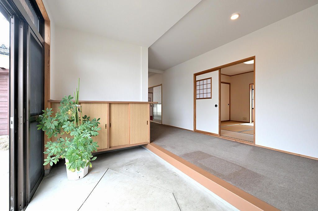 55-Year-Old 3DK House with 8 Car Parks in Nagaoka - Thumbnail 4