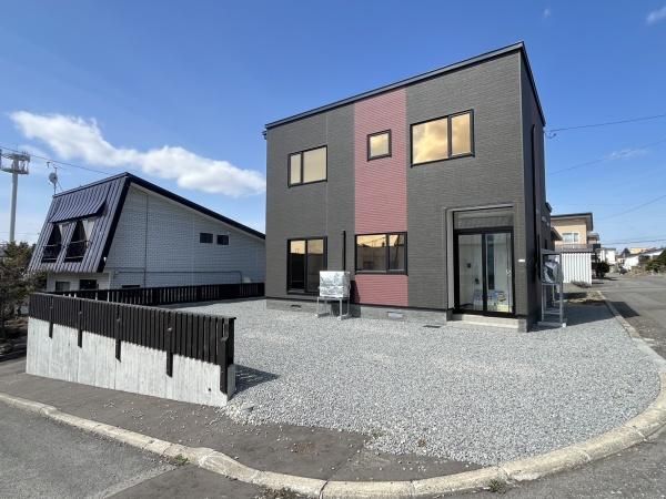 Modern 4LDK House for Sale in Asahikawa, Hokkaido - Thumbnail 2