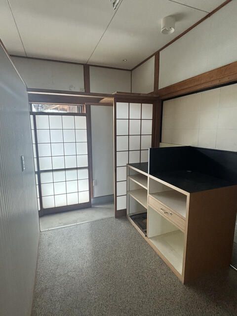 Spacious 5DK House in Takamatsu with Garden Access - Thumbnail 3