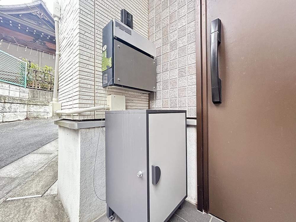 3LDK House for Sale in Setagaya, Tokyo - 70.39m² - Thumbnail 2