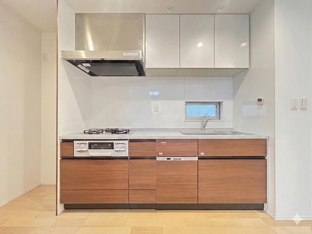 3LDK House for Sale in Setagaya, Tokyo - 70.39m² - Thumbnail 4