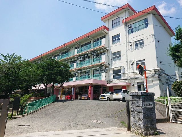 5DK Detached House with Garden in Kitakyushu's Kokura Minami Ward - Thumbnail 2