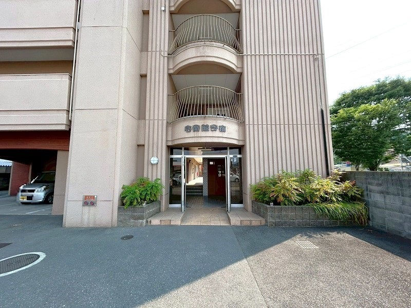 2LDK Apartment in Himeji with Balcony Near Harima-Takaoka Station - Thumbnail 3