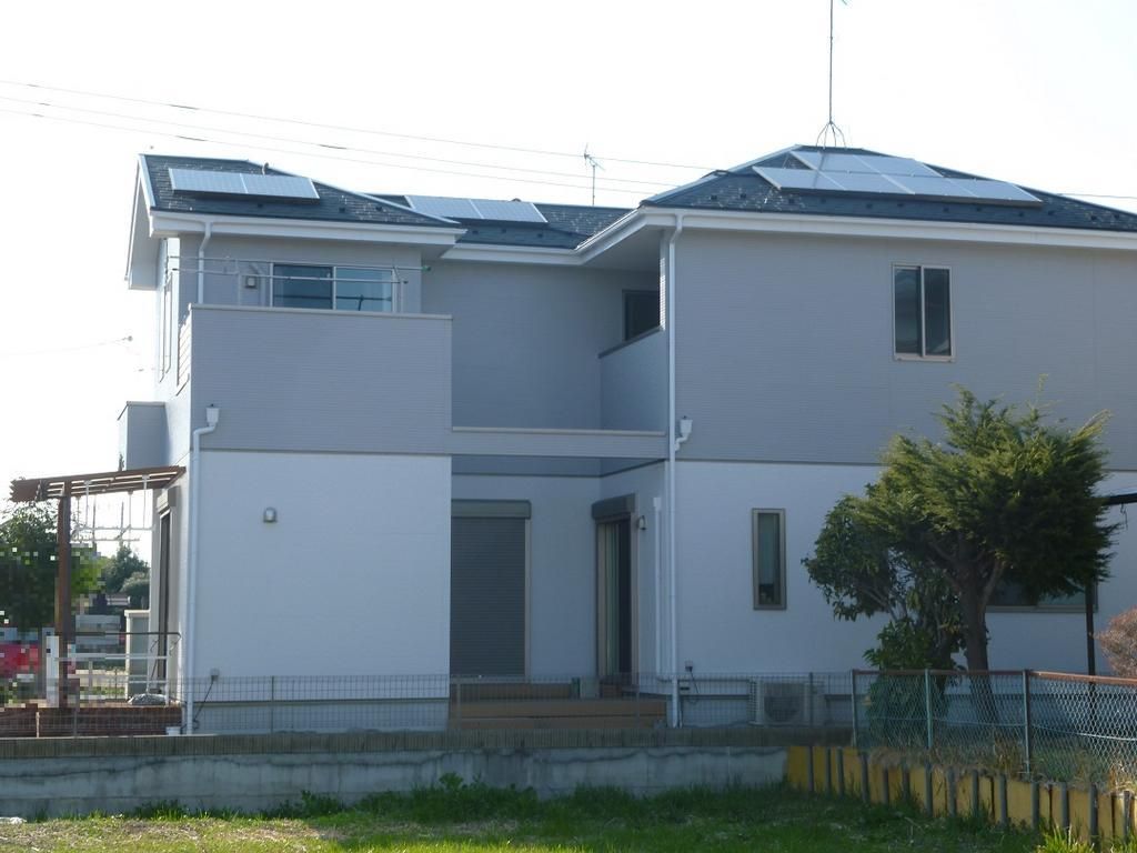 Modern 4LDK House in Isesaki with Solar Panels - Thumbnail 2