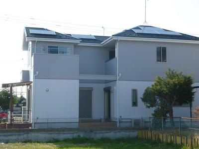 Modern 4LDK House in Isesaki with Solar Panels — Image 1, Isesaki, Gunma