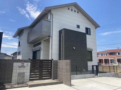 4LDK House in Yoshimi with Solar Panels and Traditional Storage — Image 1, Yoshimi, Saitama