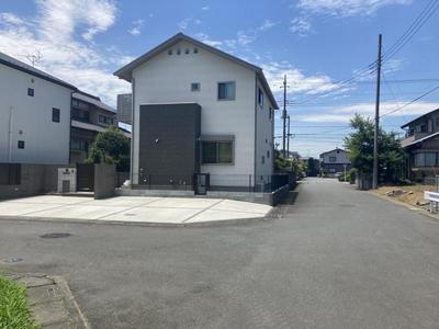 4LDK House in Yoshimi with Solar Panels and Traditional Storage — Image 1, Yoshimi, Saitama