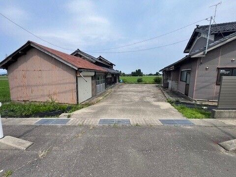 1964 8DK House on 1036sqm Land in Takaoka, Toyama - 4.5M Yen - Thumbnail 4
