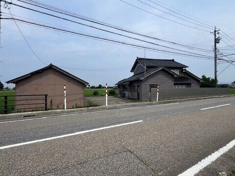 1964 8DK House on 1036sqm Land in Takaoka, Toyama - 4.5M Yen - Thumbnail 3
