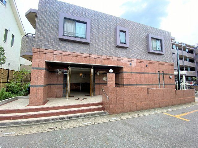 Levenheim Soka Southern Court 3LDK Apartment for Sale in Saitama - Thumbnail 2
