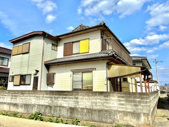 6-Bedroom Home in Yoshinogawa, Tokushima with Southern Sunlight - Thumbnail 2