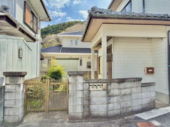 6-Bedroom Home in Yoshinogawa, Tokushima with Southern Sunlight - Thumbnail 4