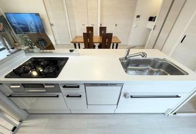 Spacious 3LDK Apartment in Nagainumaru with Island Kitchen — Image 4, Yahatanishi, Fukuoka