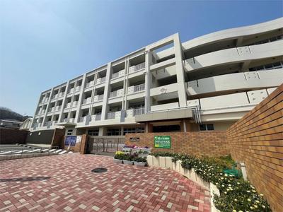 Spacious 3LDK Apartment in Nagainumaru with Island Kitchen — Image 1, Yahatanishi, Fukuoka