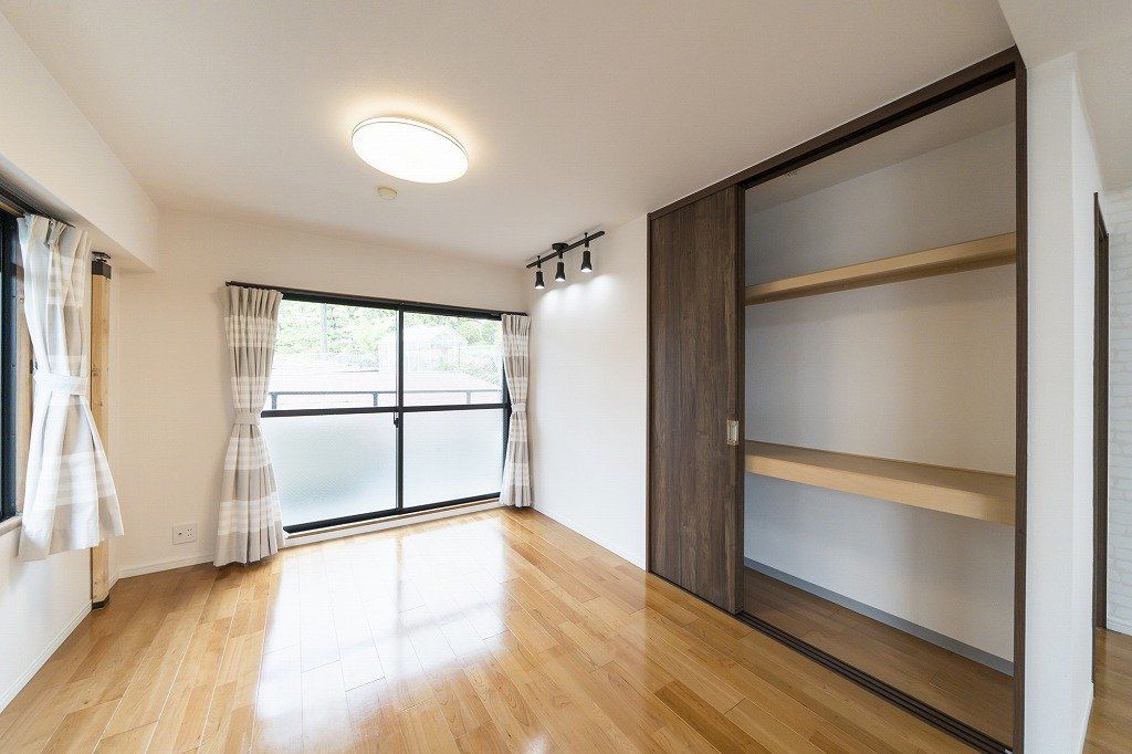 Spacious 3LDK Apartment in Ikoma City, Nara - Thumbnail 4