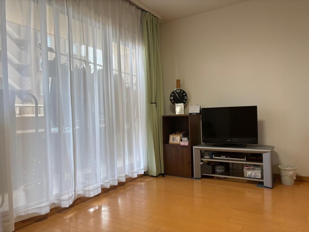 4LDK Apartment with Natural Hot Spring, 2 mins from Higashi-Sanjo Station - Thumbnail 4