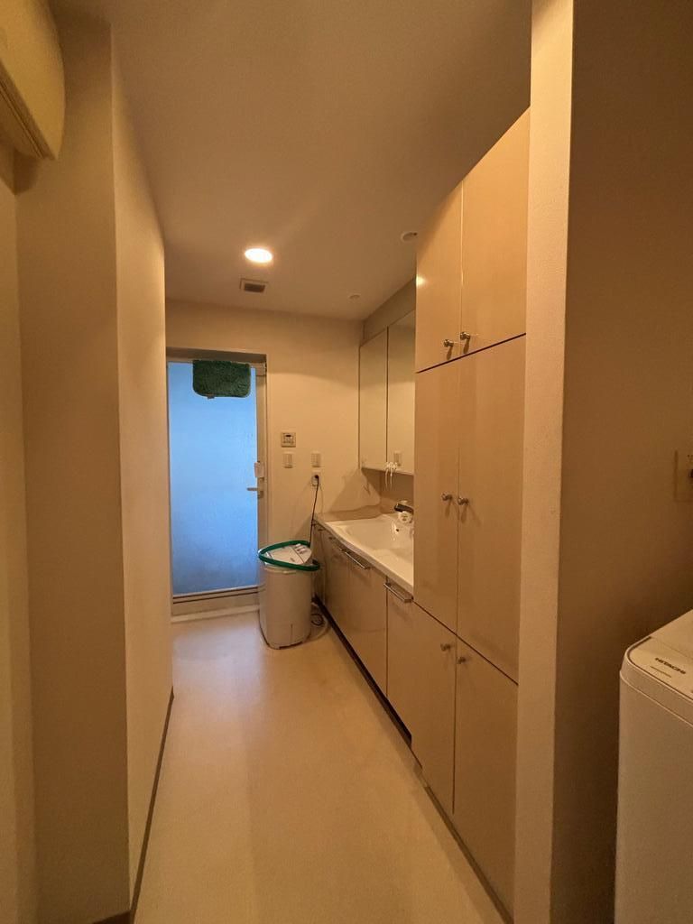 4LDK Apartment with Natural Hot Spring, 2 mins from Higashi-Sanjo Station - Thumbnail 3