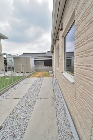 Modern 2SLDK House with Loft and 2 Parking in Ube, Yamaguchi - Thumbnail 3