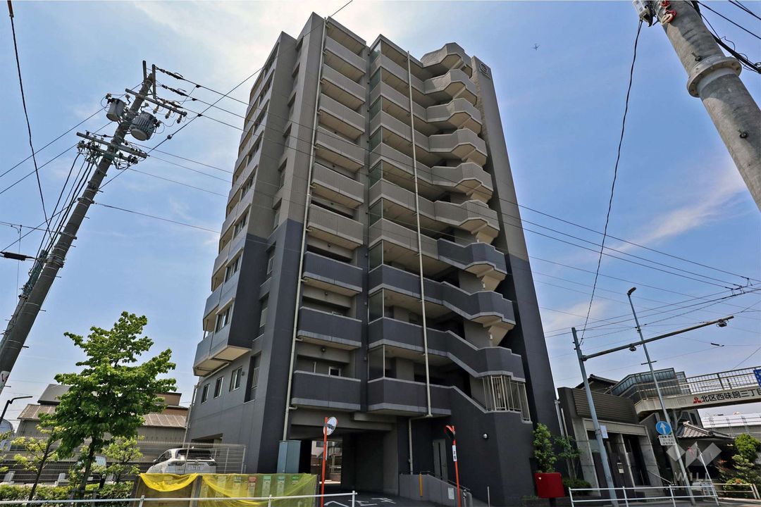3LDK Condo in Nagoya with Balconies and Pet-Friendly Policy - Image 1