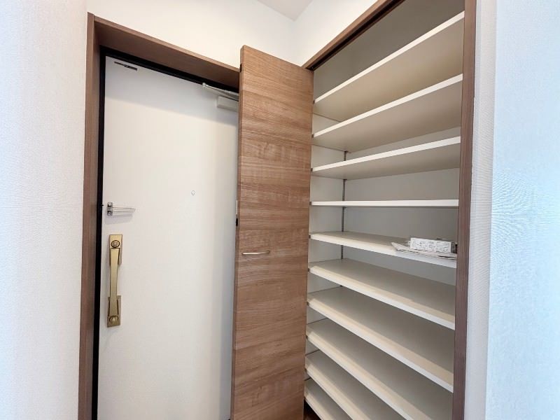Premium Court Yogi 2 Condo for Sale in Okinawa City - Thumbnail 3