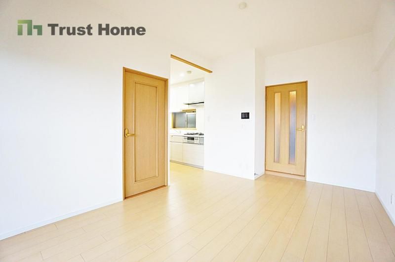 Renovated 3LDK Condo in Kobe Kita-ku Near Kita Suzurandai Station - Thumbnail 4