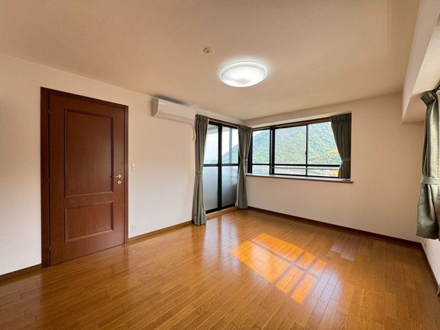 4LDK Apartment for Sale in Beppu, Oita - 94.93 sqm - Thumbnail 3