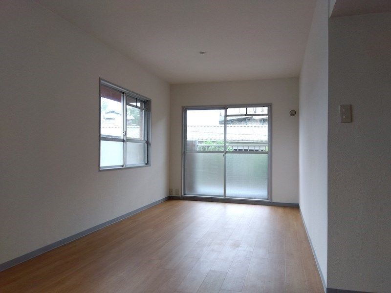Eclair Izumidai 4LDK Apartment in Kitakyushu - Recently Renovated - Thumbnail 3