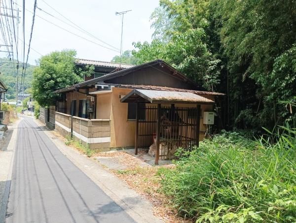 Land with Old House for Sale in Yamashina, Kyoto - Thumbnail 2