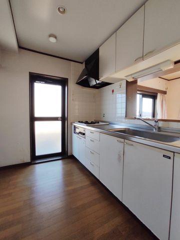 3LDK Apartment for Sale in Gotemba, Shizuoka — Image 3, Gotemba, Shizuoka