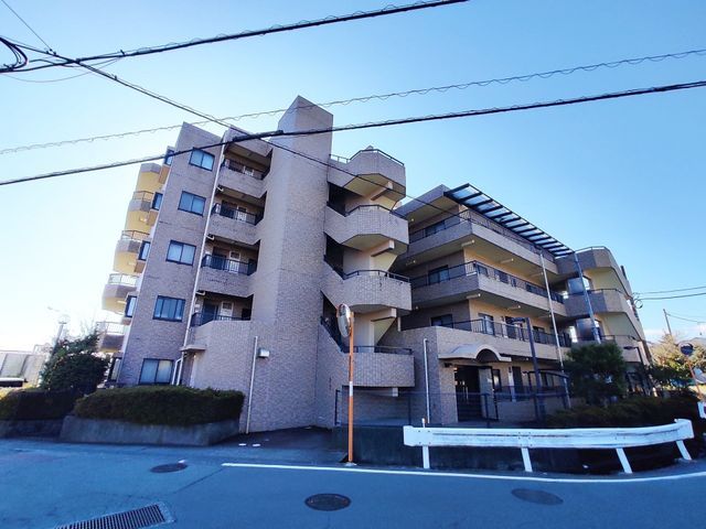 3LDK Apartment for Sale in Gotemba, Shizuoka - Thumbnail 2