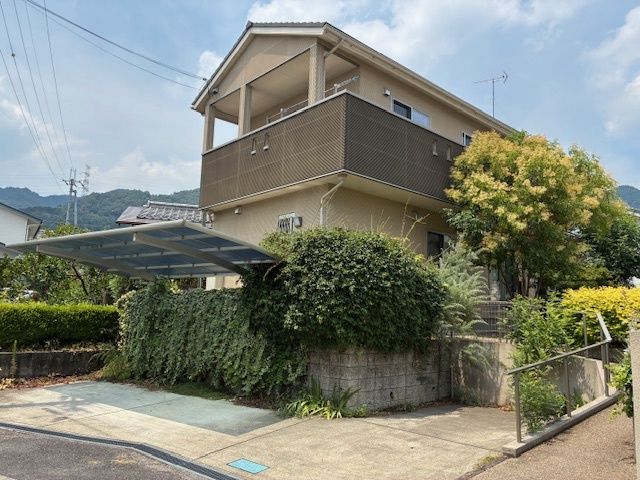 Modern 4LDK House in Otsu with Traditional Japanese Design - Thumbnail 2
