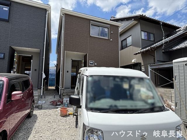 New 4LDK House for Sale in Gifu City with Seismic Design - Thumbnail 2