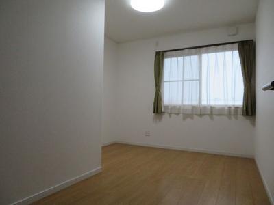 5LDK House in Gifu City with Solar Power and Parking — Image 1, Gifu, Gifu