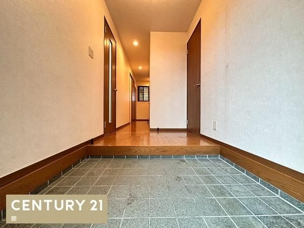 5LDK Daiwa House Family Home for Sale in Wakayama City - Thumbnail 4